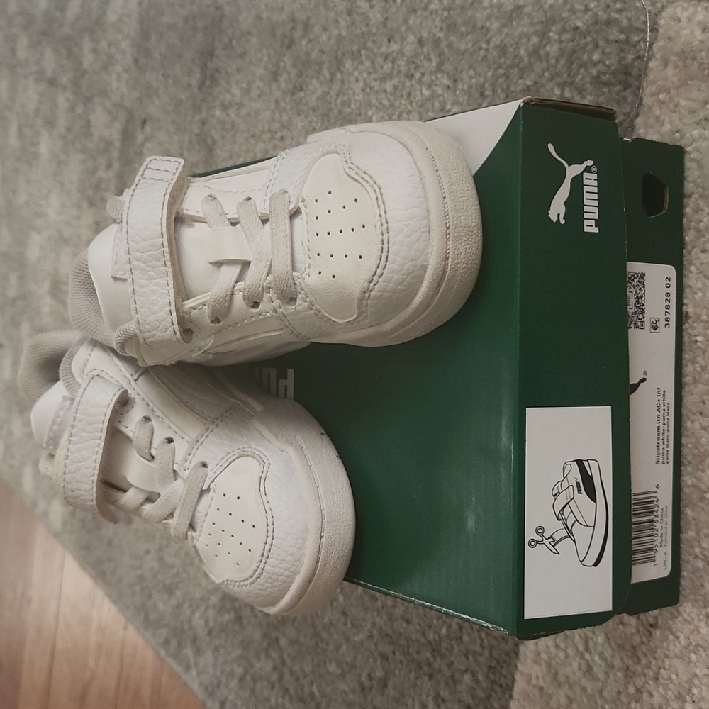 Great used condition Puma Slipstream size 5c white